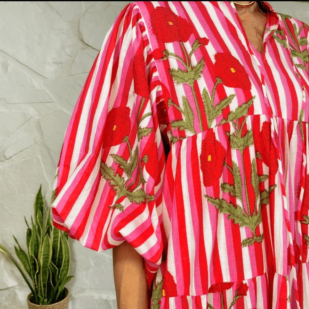 🌿❤️Red and White Striped Kids Dress with Floral Design❤️🌿 - Picture 2 of 4